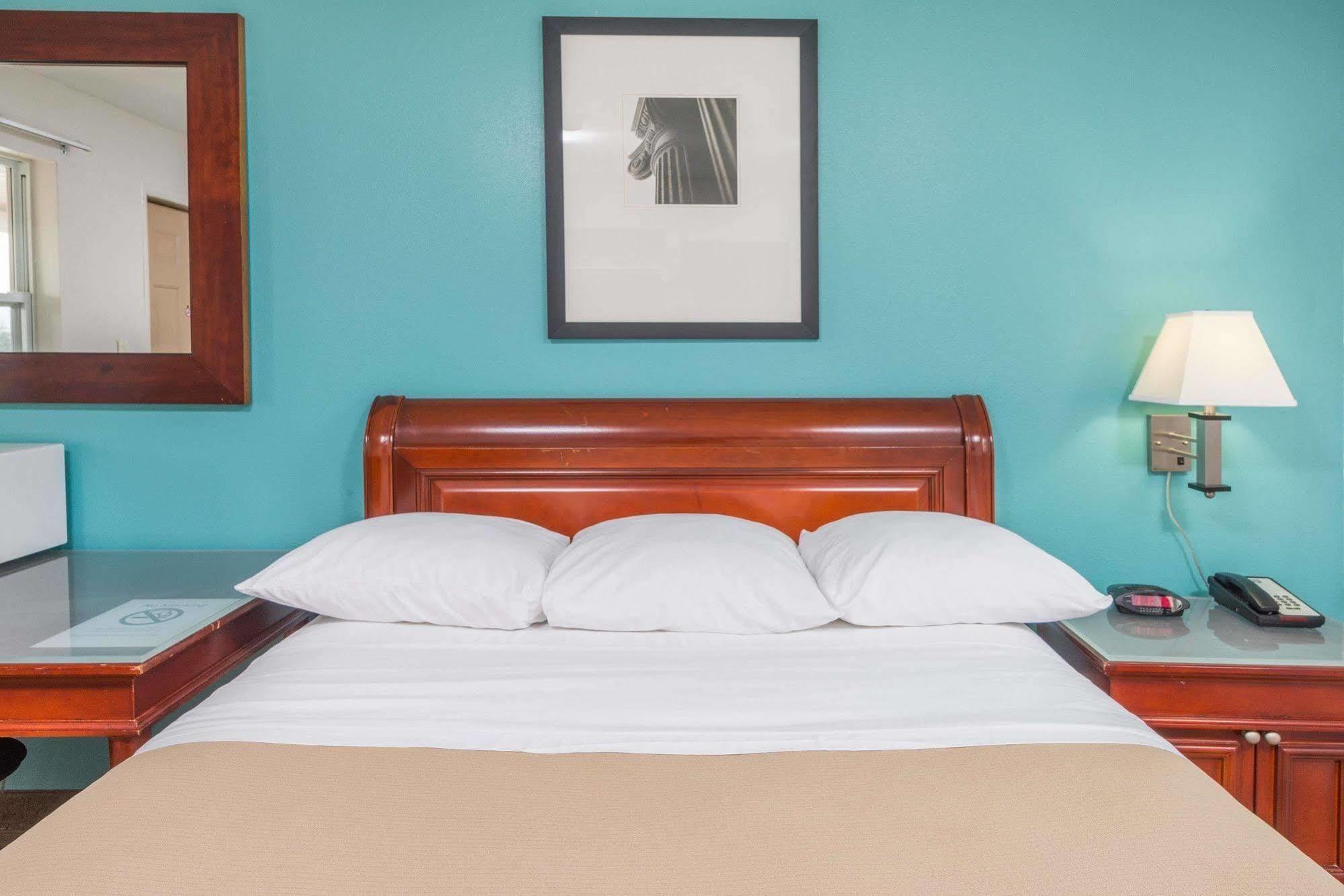 Rodeway Inn Pittsfield Esterno foto