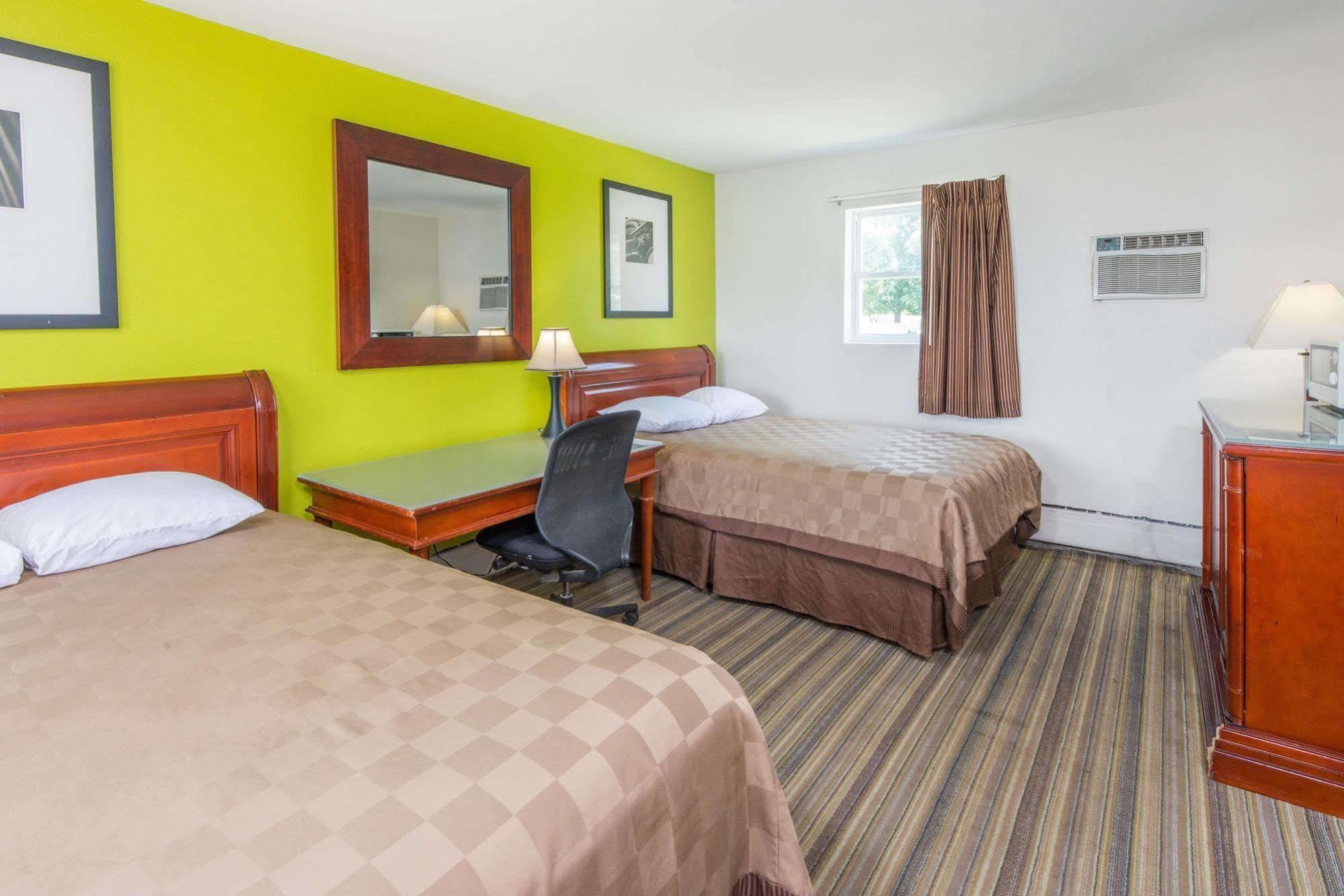 Rodeway Inn Pittsfield Esterno foto