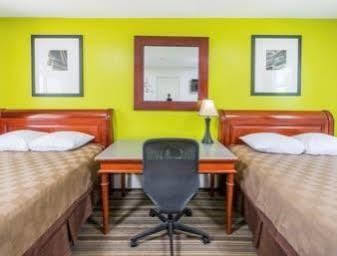 Rodeway Inn Pittsfield Esterno foto